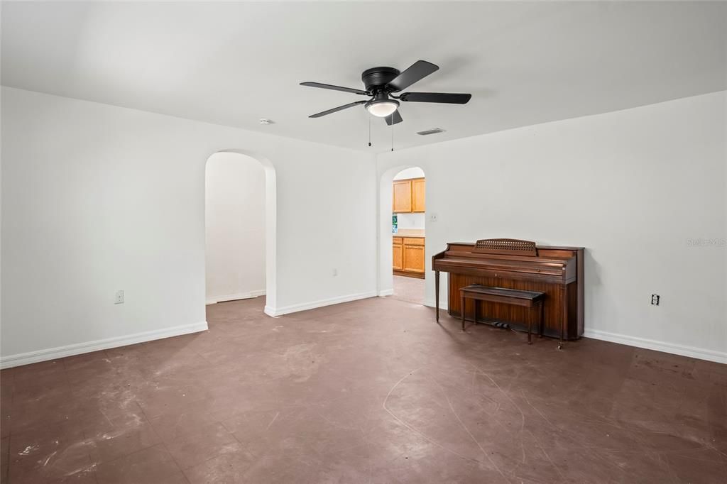 En Venta: $359,999 (4 camas, 2 baños, 1532 Pies cuadrados)