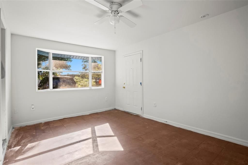 En Venta: $359,999 (4 camas, 2 baños, 1532 Pies cuadrados)