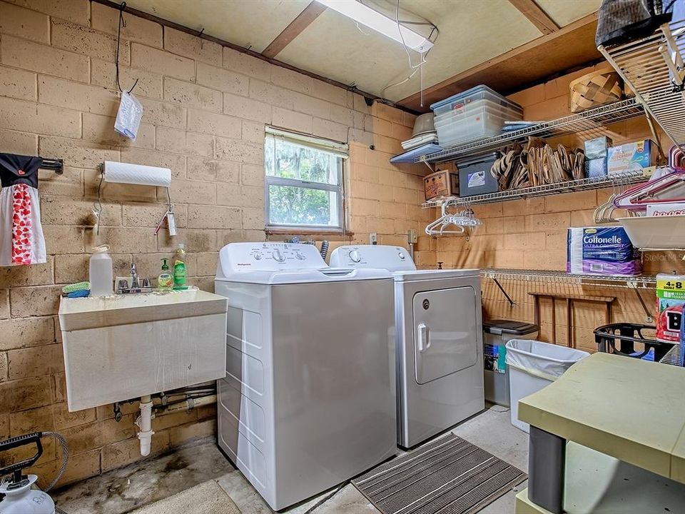 For Sale: $500,000 (2 beds, 2 baths, 2030 Square Feet)