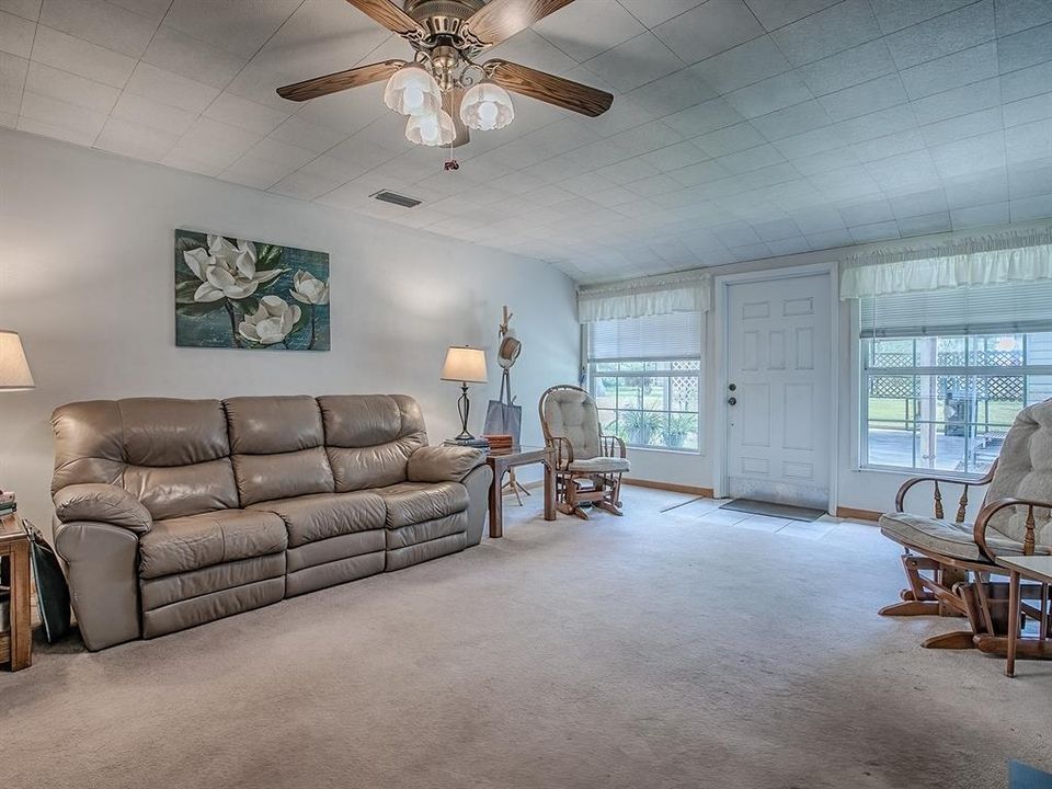 For Sale: $500,000 (2 beds, 2 baths, 2030 Square Feet)