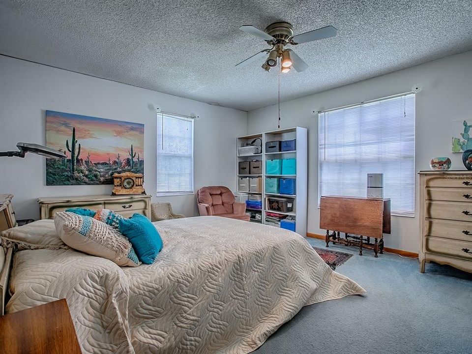 For Sale: $500,000 (2 beds, 2 baths, 2030 Square Feet)