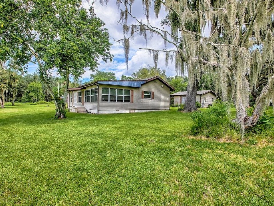 For Sale: $500,000 (2 beds, 2 baths, 2030 Square Feet)