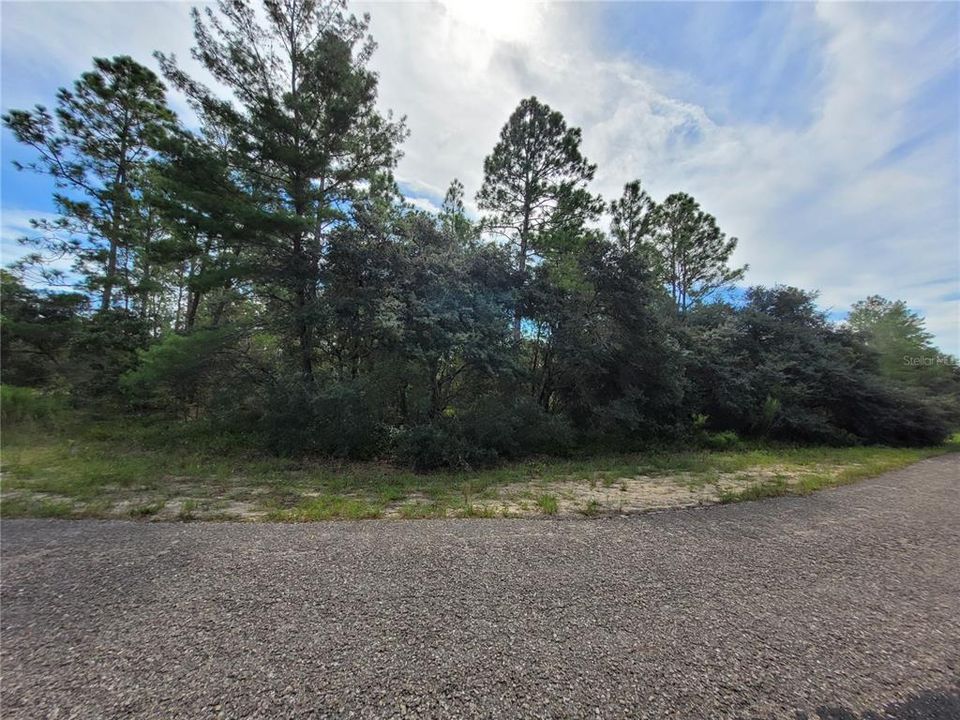 Activo con contrato: $27,000 (0.71 acres)