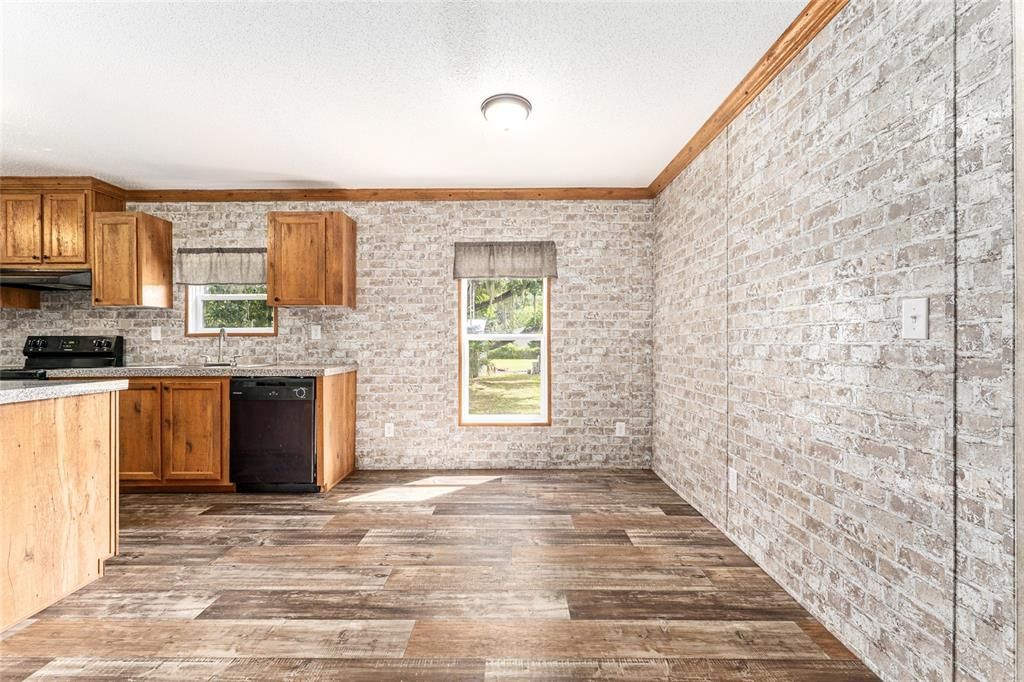 For Sale: $264,000 (3 beds, 2 baths, 1456 Square Feet)