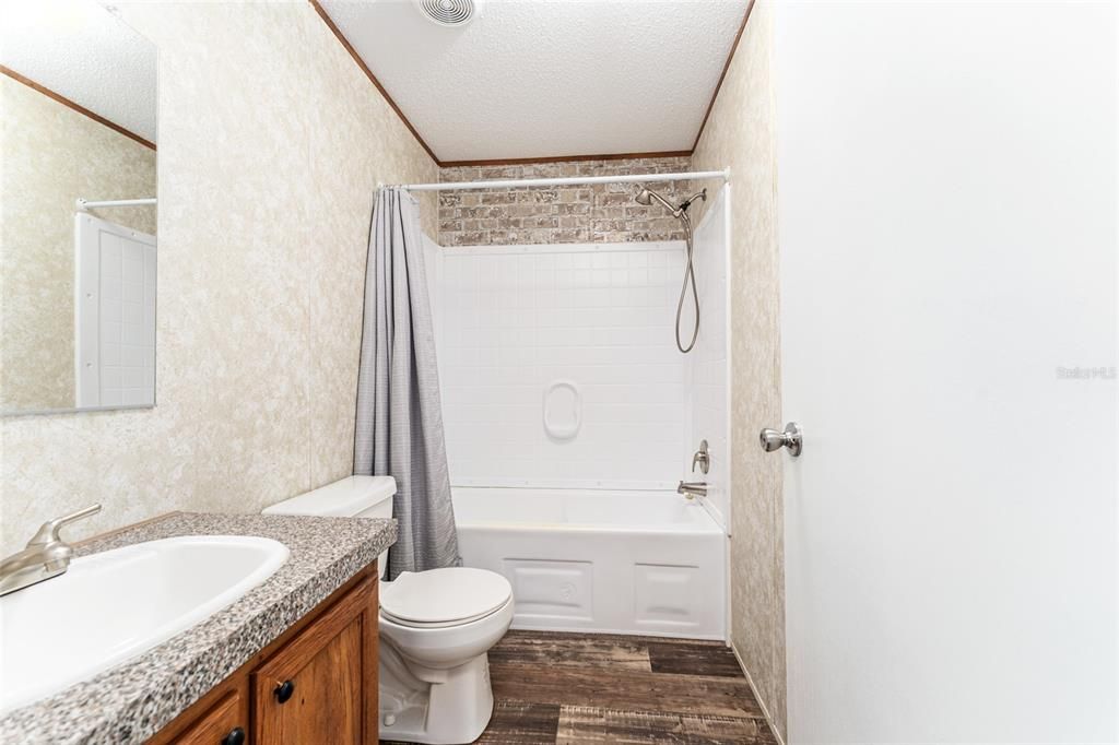 For Sale: $264,000 (3 beds, 2 baths, 1456 Square Feet)