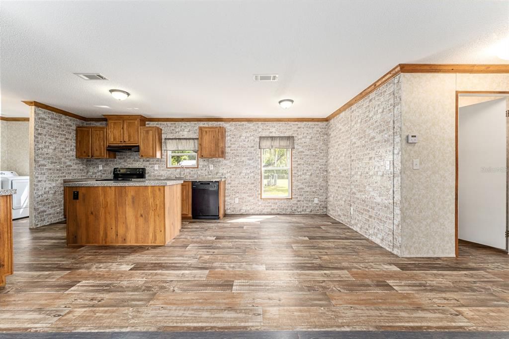 For Sale: $264,000 (3 beds, 2 baths, 1456 Square Feet)