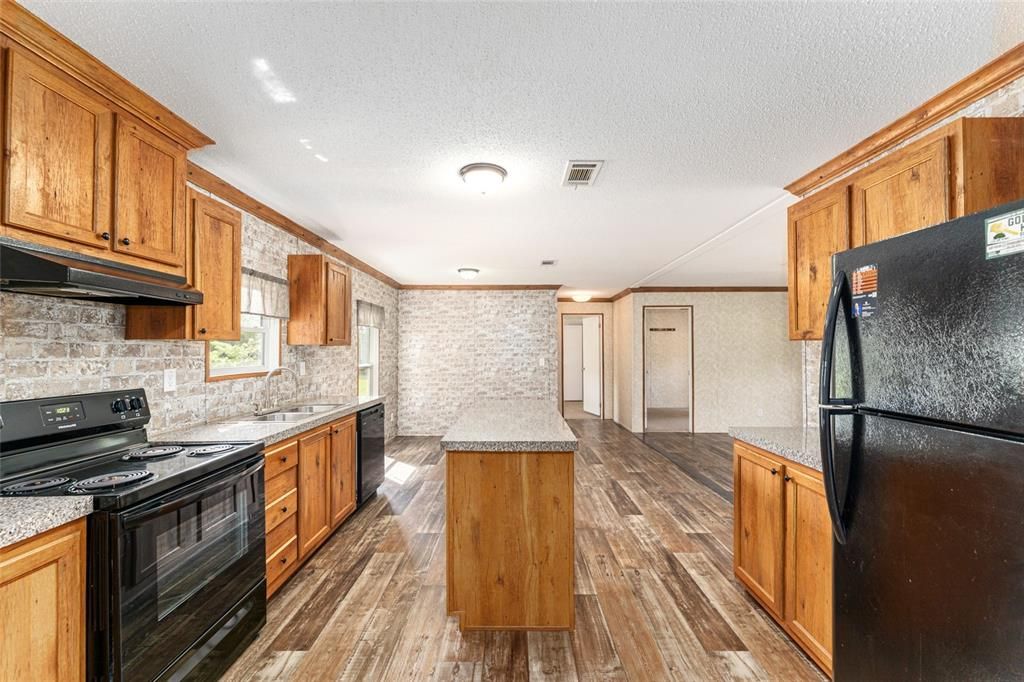 For Sale: $264,000 (3 beds, 2 baths, 1456 Square Feet)