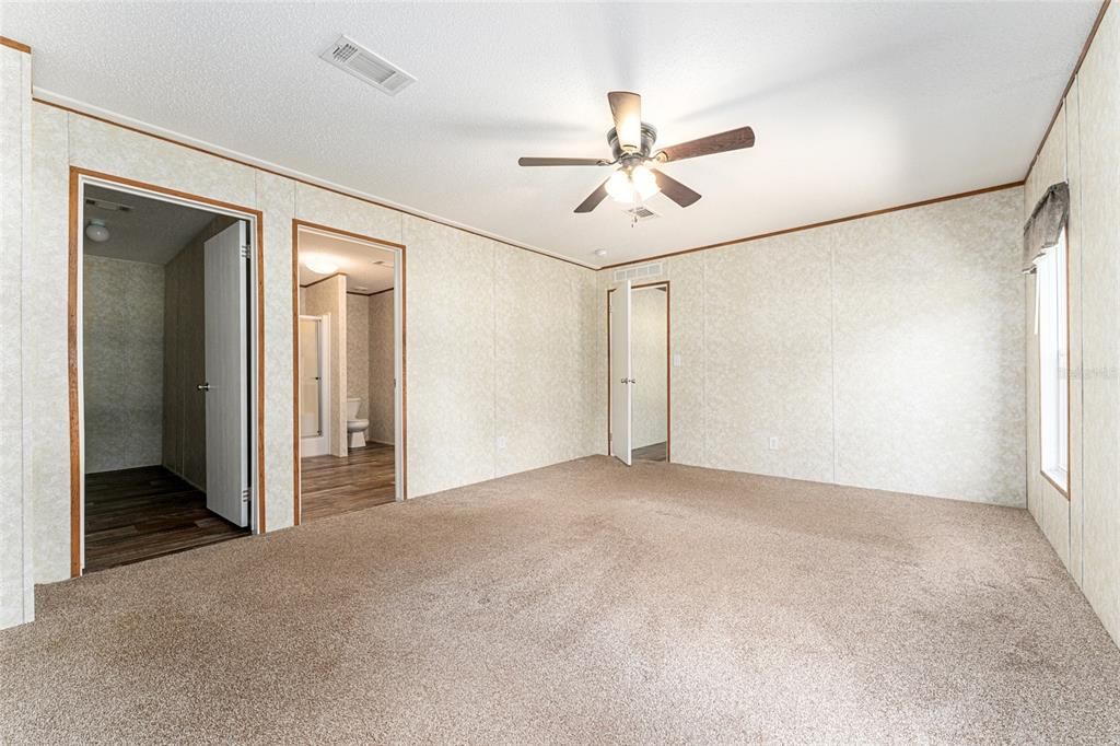 For Sale: $264,000 (3 beds, 2 baths, 1456 Square Feet)