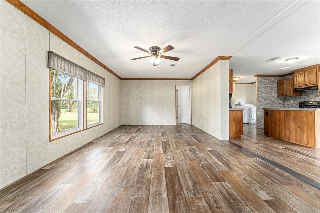 For Sale: $264,000 (3 beds, 2 baths, 1456 Square Feet)