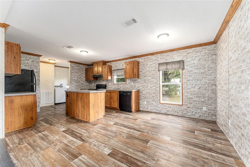 For Sale: $264,000 (3 beds, 2 baths, 1456 Square Feet)