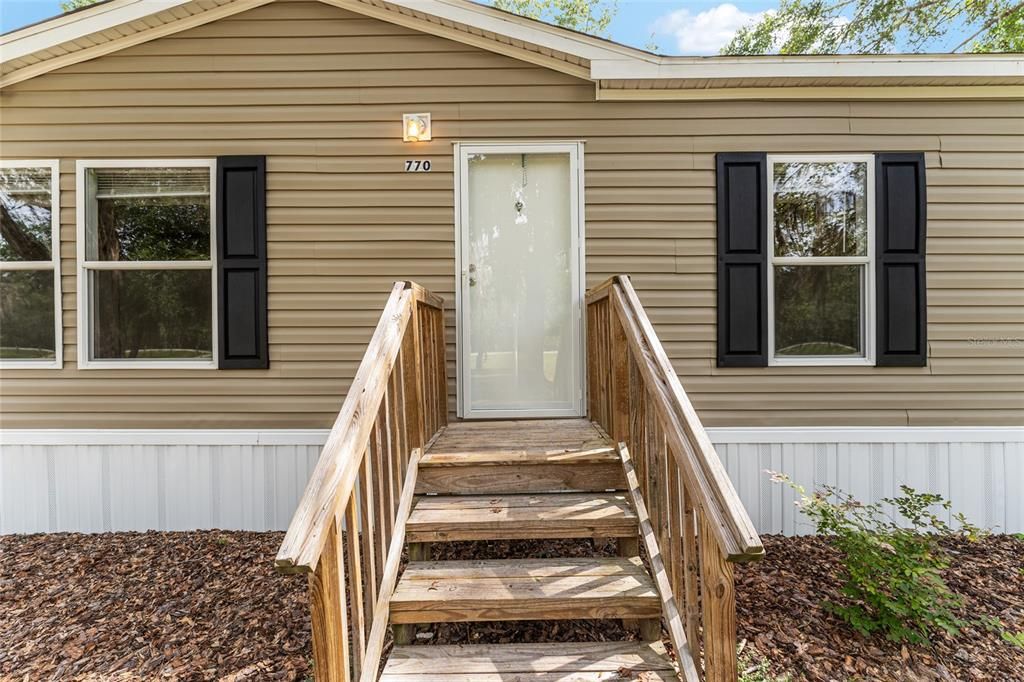 For Sale: $264,000 (3 beds, 2 baths, 1456 Square Feet)