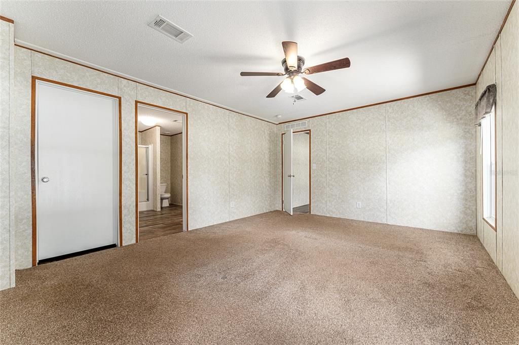 For Sale: $264,000 (3 beds, 2 baths, 1456 Square Feet)