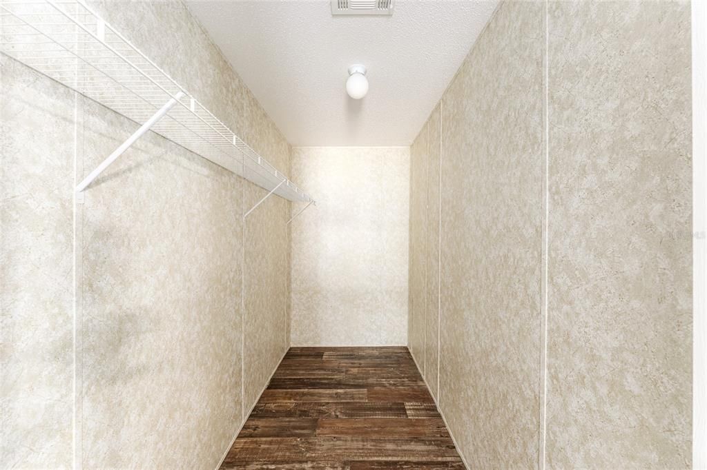 For Sale: $264,000 (3 beds, 2 baths, 1456 Square Feet)