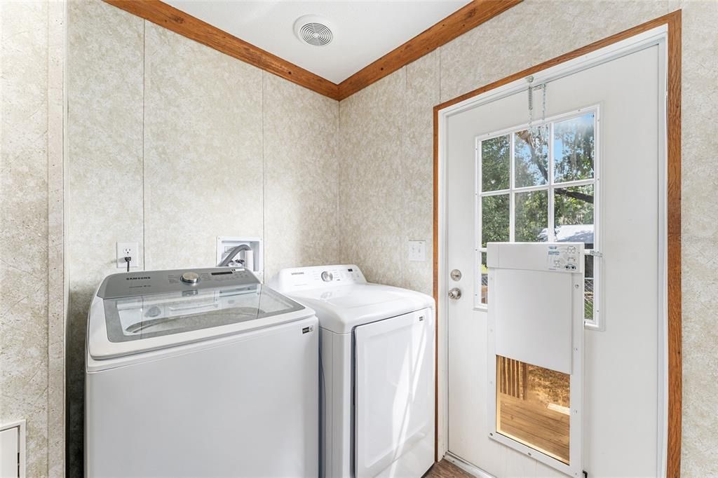 For Sale: $264,000 (3 beds, 2 baths, 1456 Square Feet)