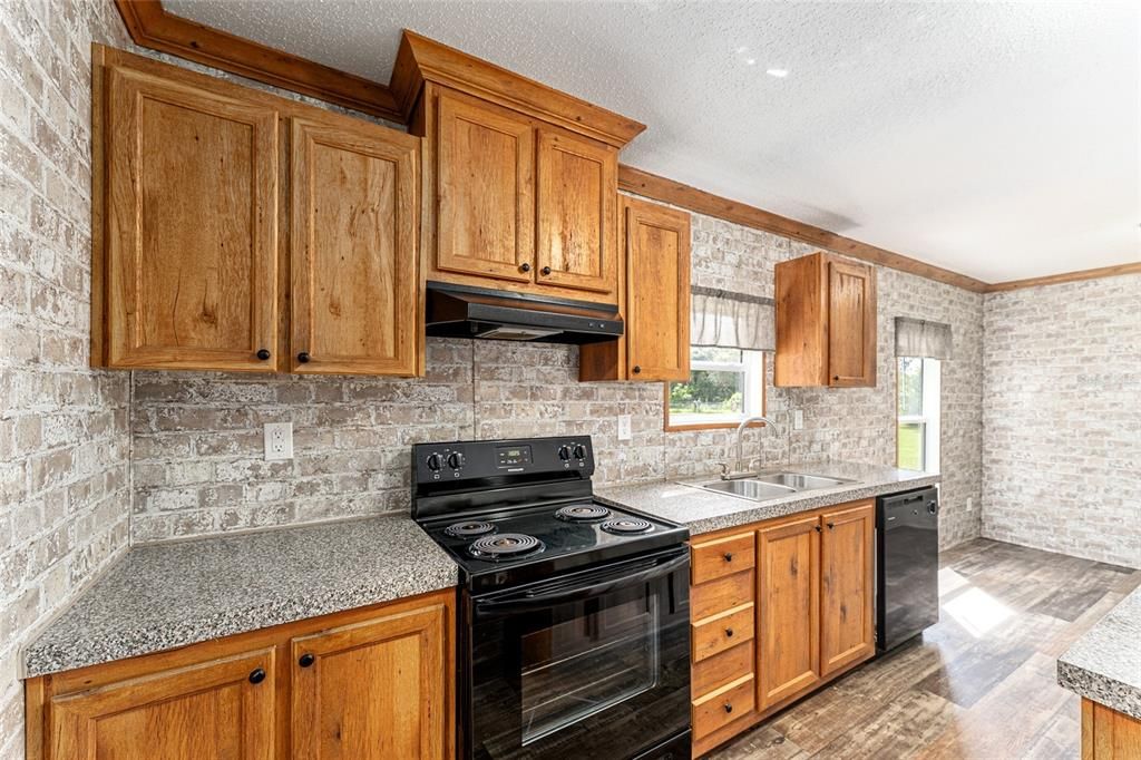 For Sale: $264,000 (3 beds, 2 baths, 1456 Square Feet)