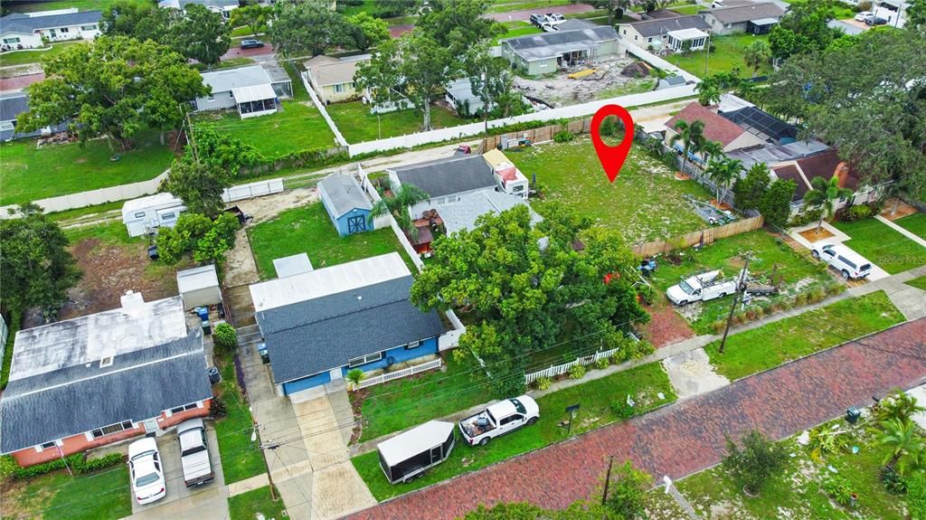 待售: $199,000 (0.18 acres)