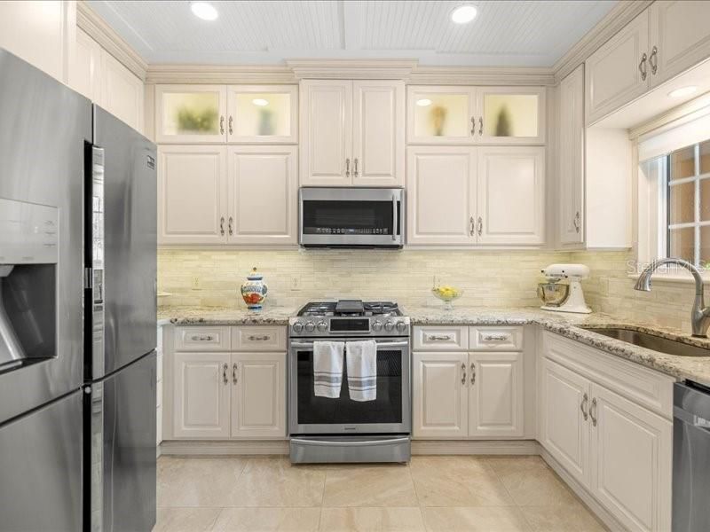 Active With Contract: $450,000 (2 beds, 2 baths, 1780 Square Feet)