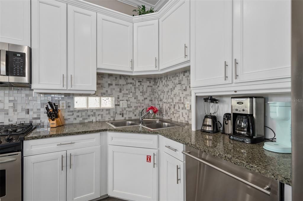 待售: $995,000 (5 贝兹, 4 浴室, 2775 平方英尺)