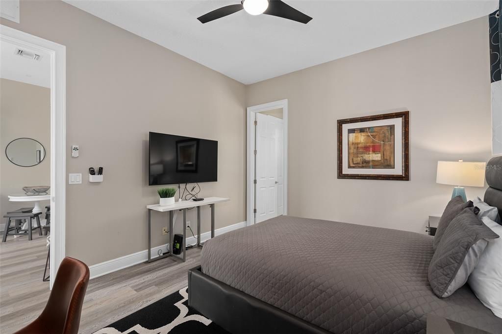 待售: $995,000 (5 贝兹, 4 浴室, 2775 平方英尺)