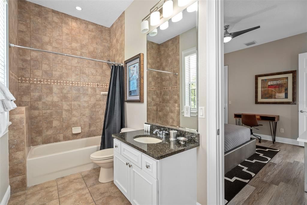 待售: $995,000 (5 贝兹, 4 浴室, 2775 平方英尺)