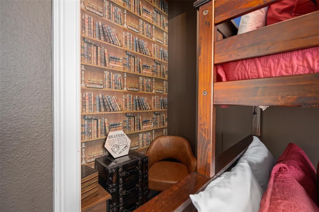 待售: $995,000 (5 贝兹, 4 浴室, 2775 平方英尺)