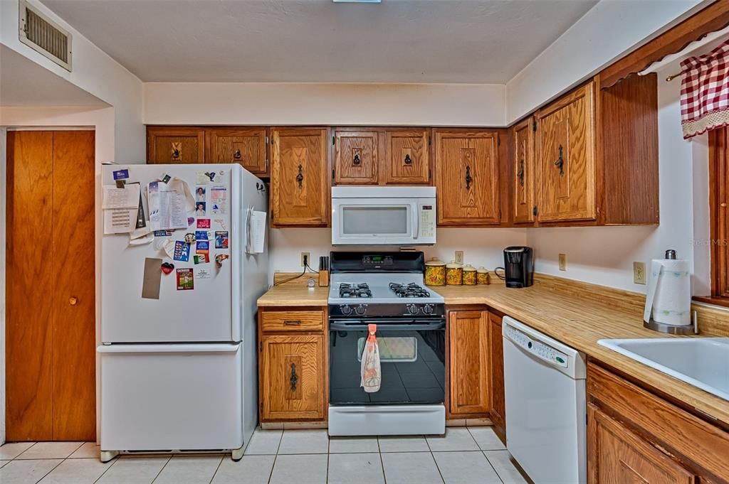 待售: $425,000 (3 贝兹, 2 浴室, 1753 平方英尺)