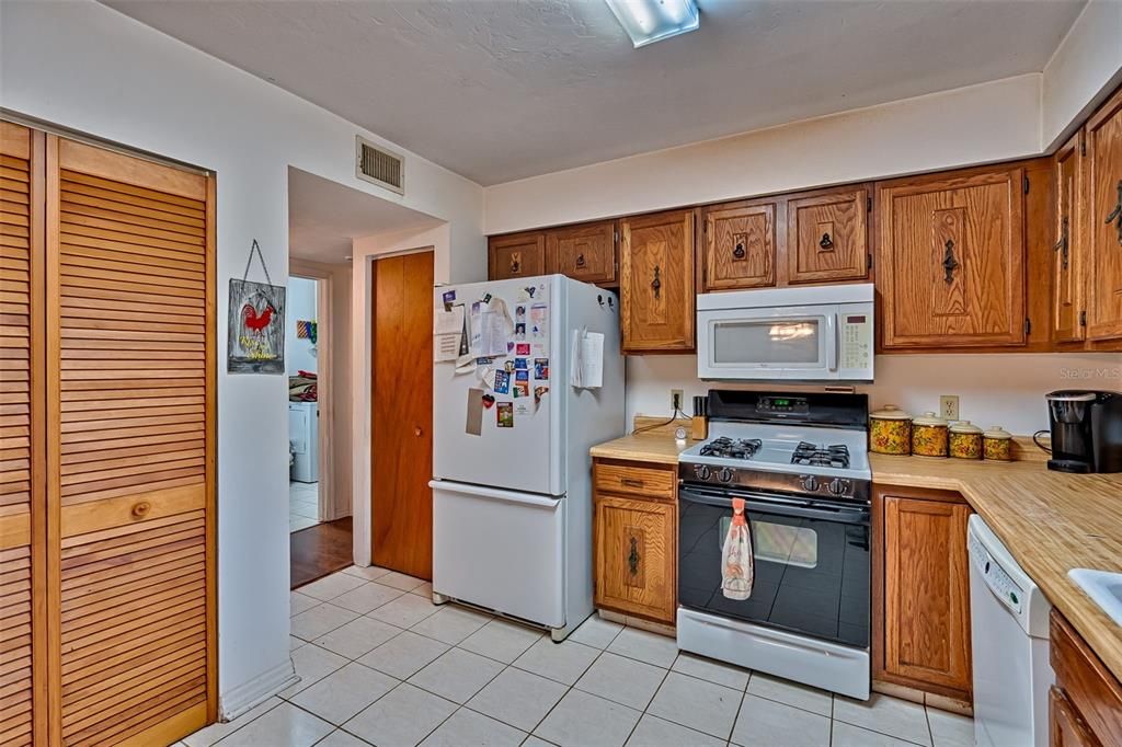 待售: $425,000 (3 贝兹, 2 浴室, 1753 平方英尺)