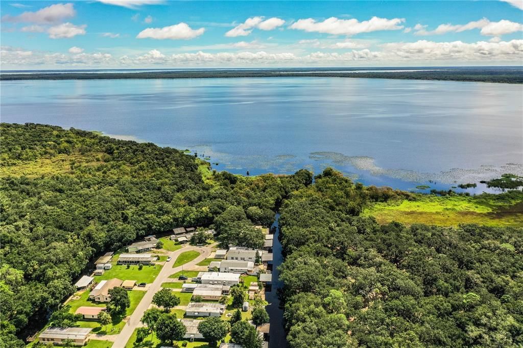 En Venta: $245,000 (3 camas, 2 baños, 1800 Pies cuadrados)