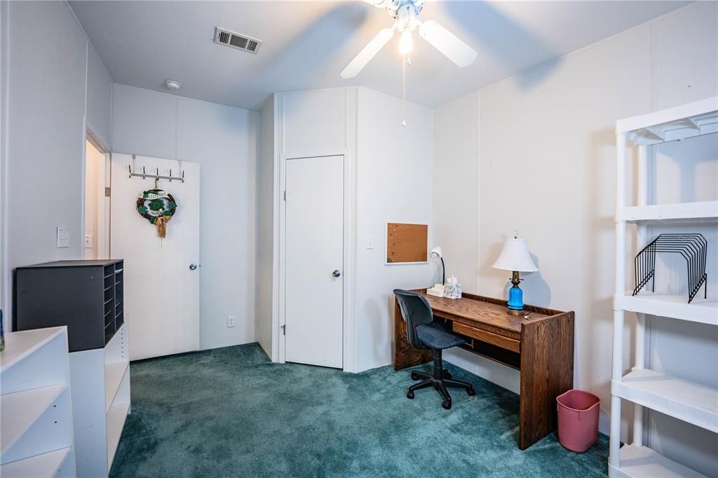 En Venta: $245,000 (3 camas, 2 baños, 1800 Pies cuadrados)