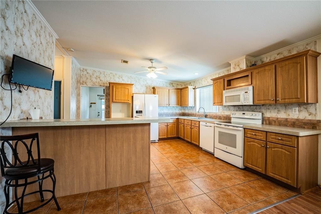 En Venta: $245,000 (3 camas, 2 baños, 1800 Pies cuadrados)