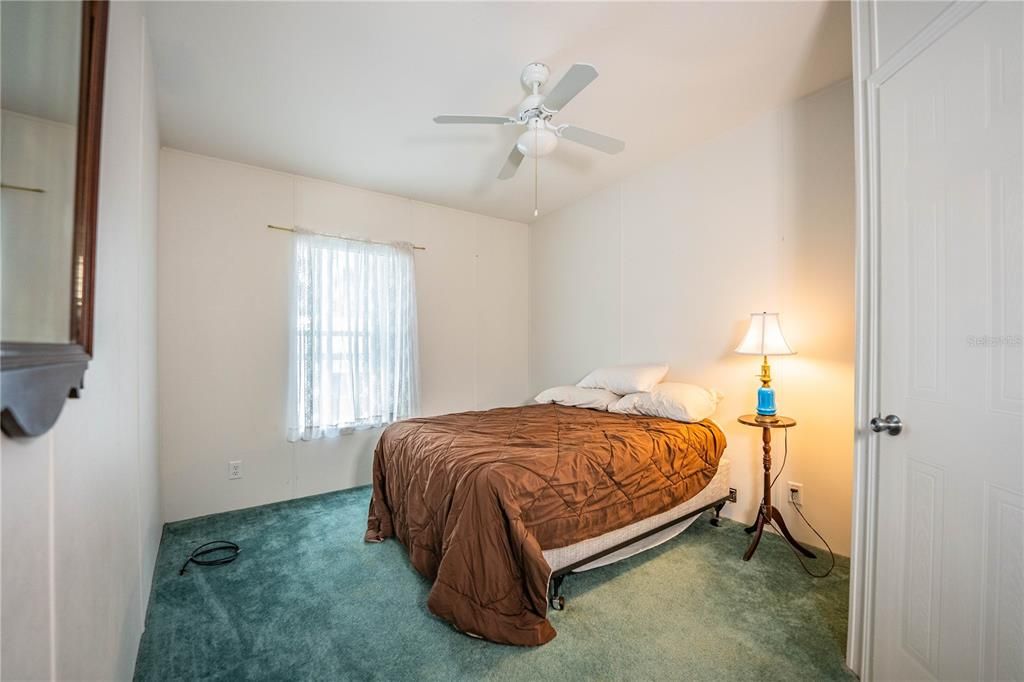 En Venta: $245,000 (3 camas, 2 baños, 1800 Pies cuadrados)