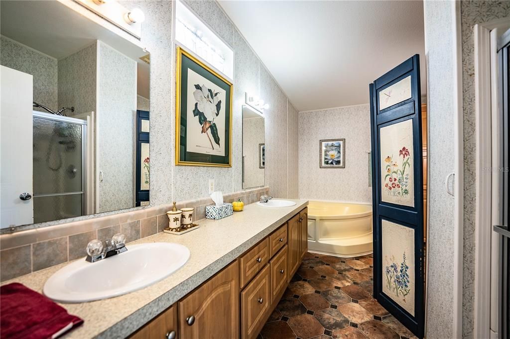 En Venta: $245,000 (3 camas, 2 baños, 1800 Pies cuadrados)