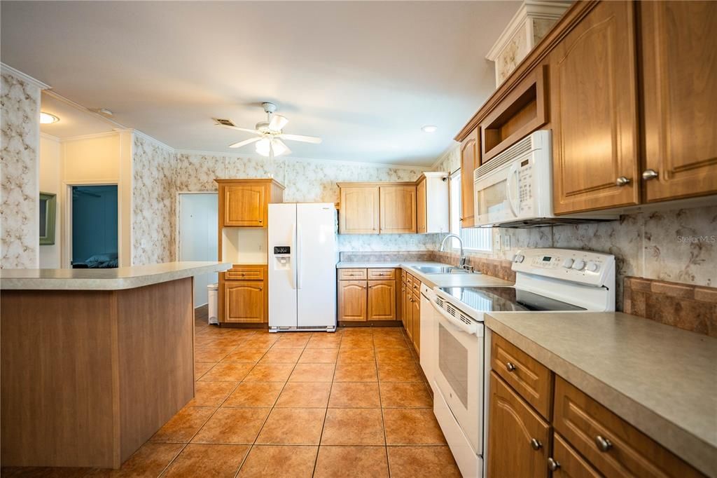 En Venta: $245,000 (3 camas, 2 baños, 1800 Pies cuadrados)