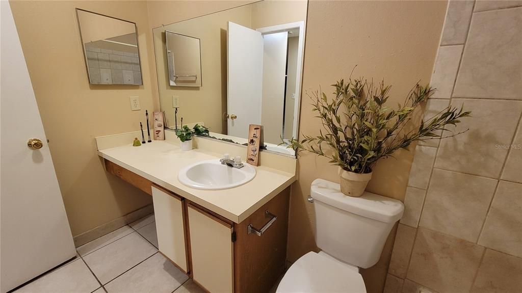 Activo con contrato: $1,145 (1 camas, 1 baños, 838 Pies cuadrados)