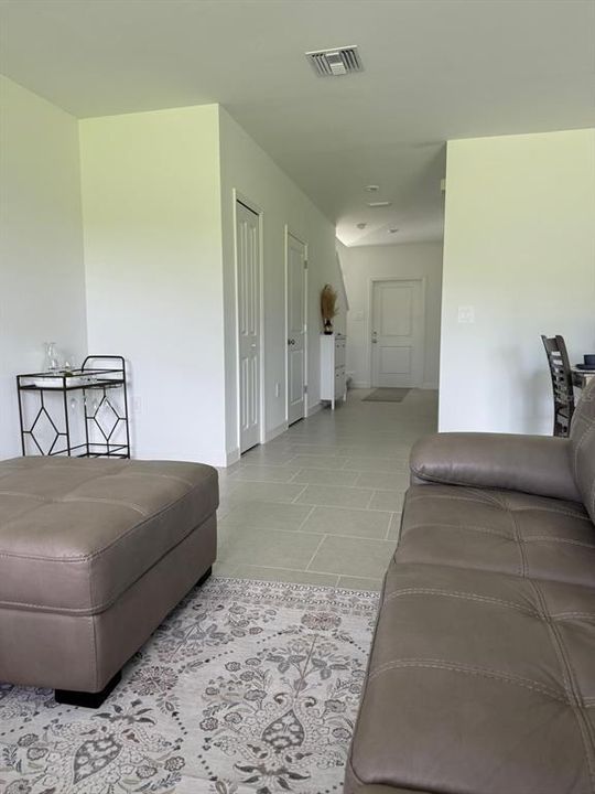 В аренду: $3,800 (5 спален, 2 ванн, 2112 Квадратных фут)