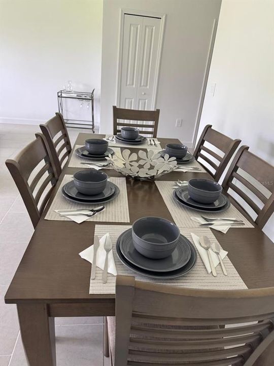 В аренду: $3,800 (5 спален, 2 ванн, 2112 Квадратных фут)