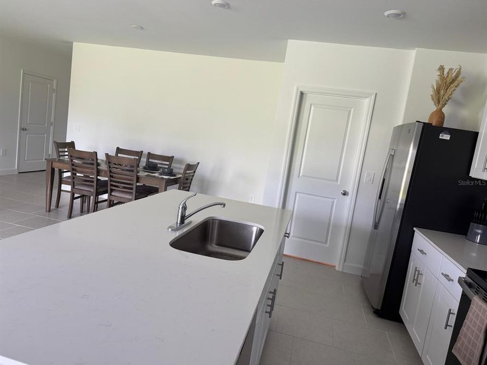 В аренду: $3,800 (5 спален, 2 ванн, 2112 Квадратных фут)