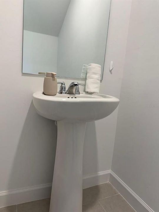 В аренду: $3,800 (5 спален, 2 ванн, 2112 Квадратных фут)