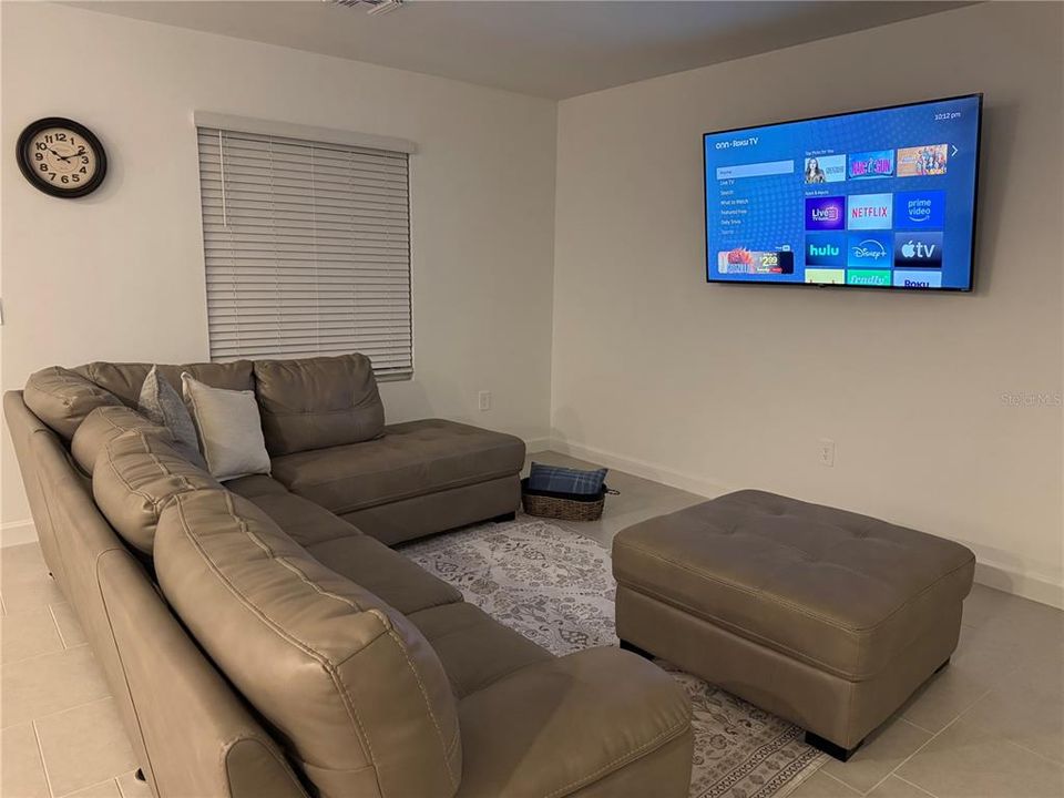 В аренду: $3,800 (5 спален, 2 ванн, 2112 Квадратных фут)