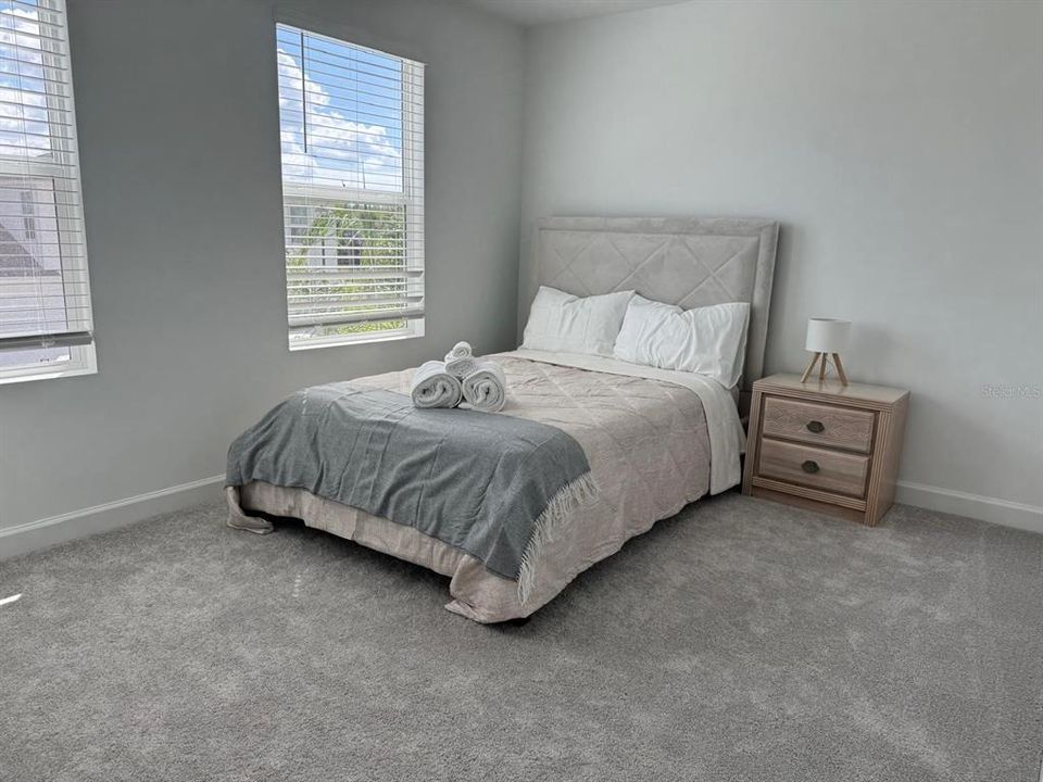 В аренду: $3,800 (5 спален, 2 ванн, 2112 Квадратных фут)