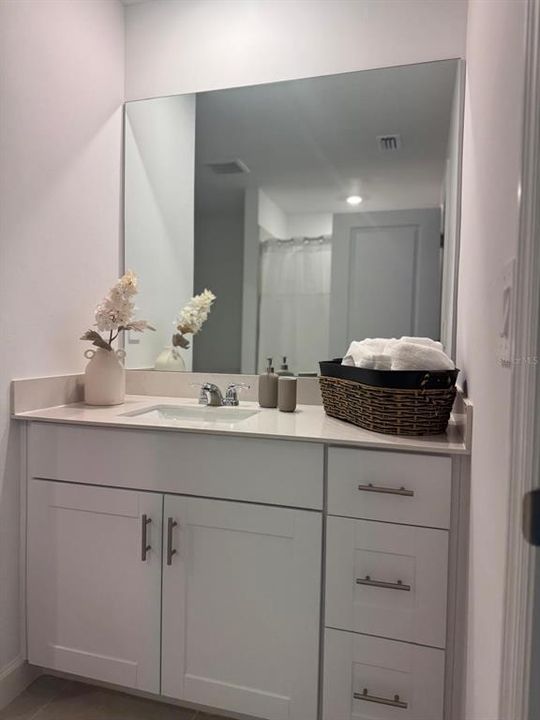 В аренду: $3,800 (5 спален, 2 ванн, 2112 Квадратных фут)