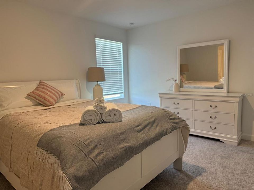 В аренду: $3,800 (5 спален, 2 ванн, 2112 Квадратных фут)