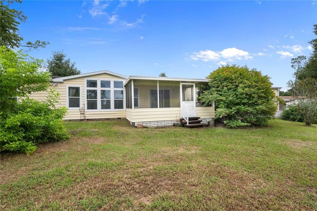 合同活跃: $370,000 (3 贝兹, 3 浴室, 2280 平方英尺)