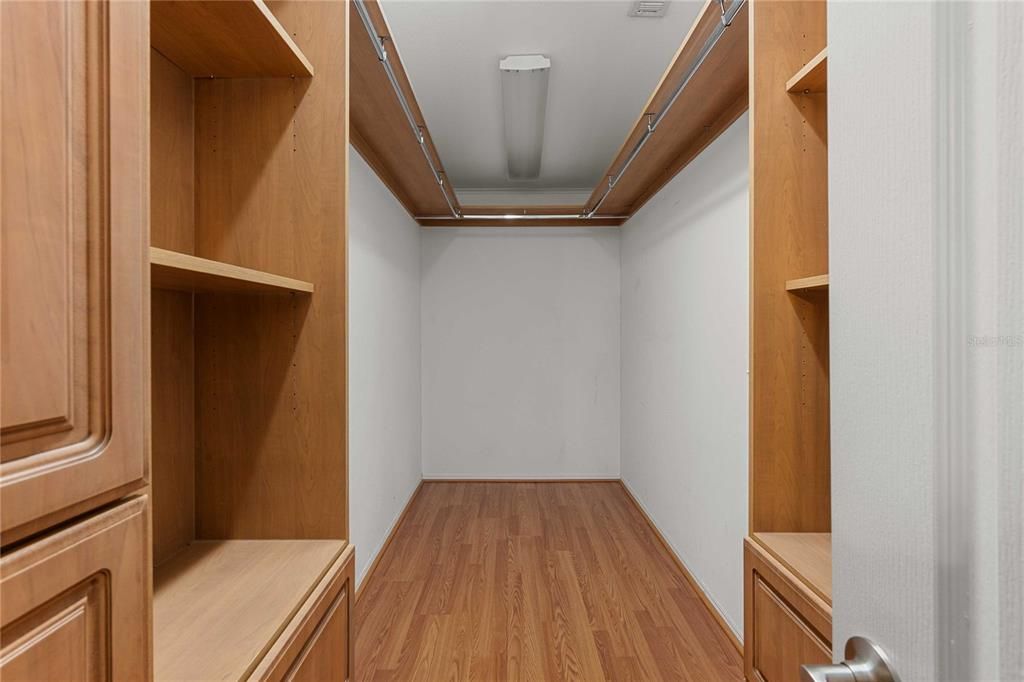 合同活跃: $370,000 (3 贝兹, 3 浴室, 2280 平方英尺)