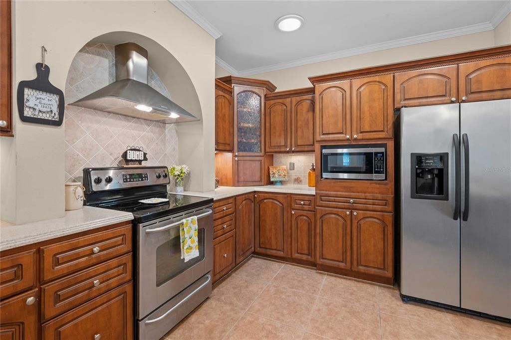 合同活跃: $370,000 (3 贝兹, 3 浴室, 2280 平方英尺)