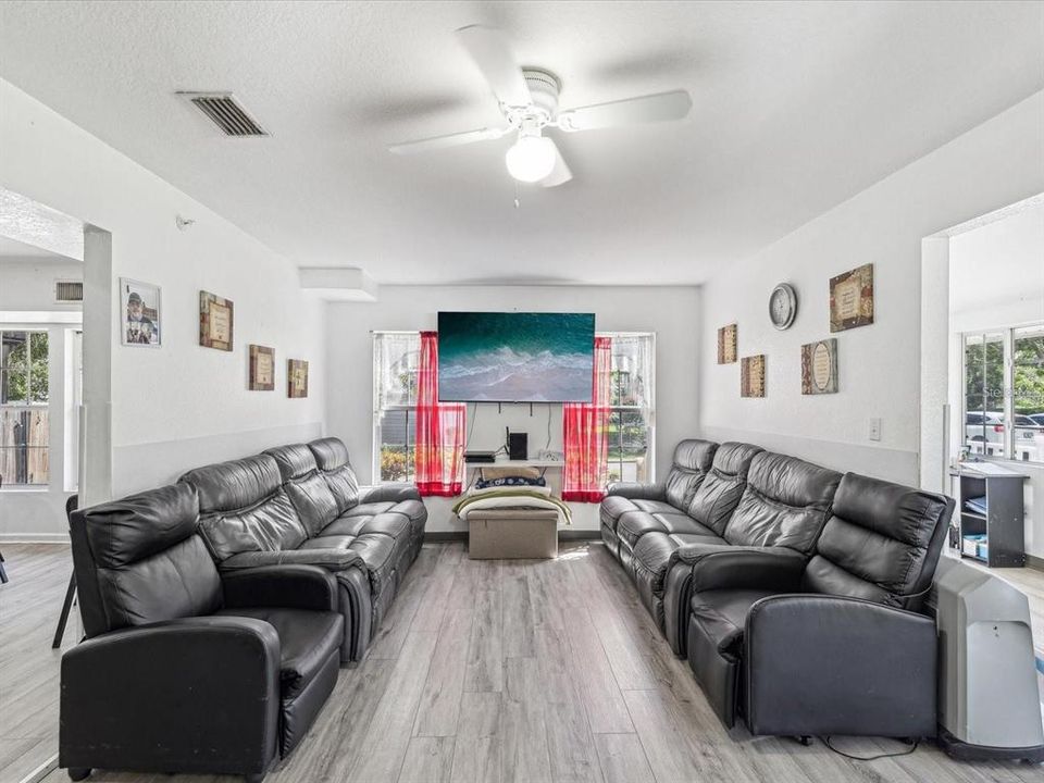 На продажу: $1,625,000 (0 спален, 0 ванн, 3825 Квадратных фут)