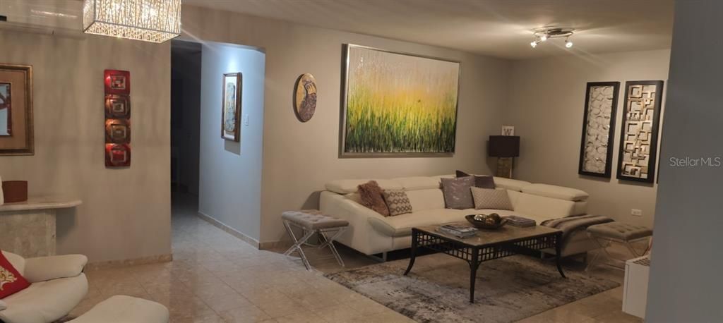 Active With Contract: $3,000 (3 beds, 2 baths, 1912 Square Feet)