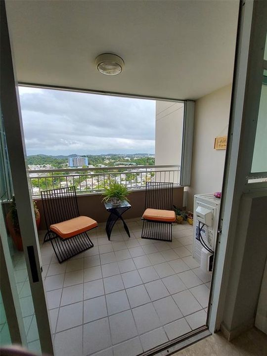 Active With Contract: $3,000 (3 beds, 2 baths, 1912 Square Feet)