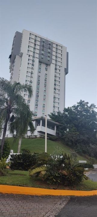 Active With Contract: $3,000 (3 beds, 2 baths, 1912 Square Feet)