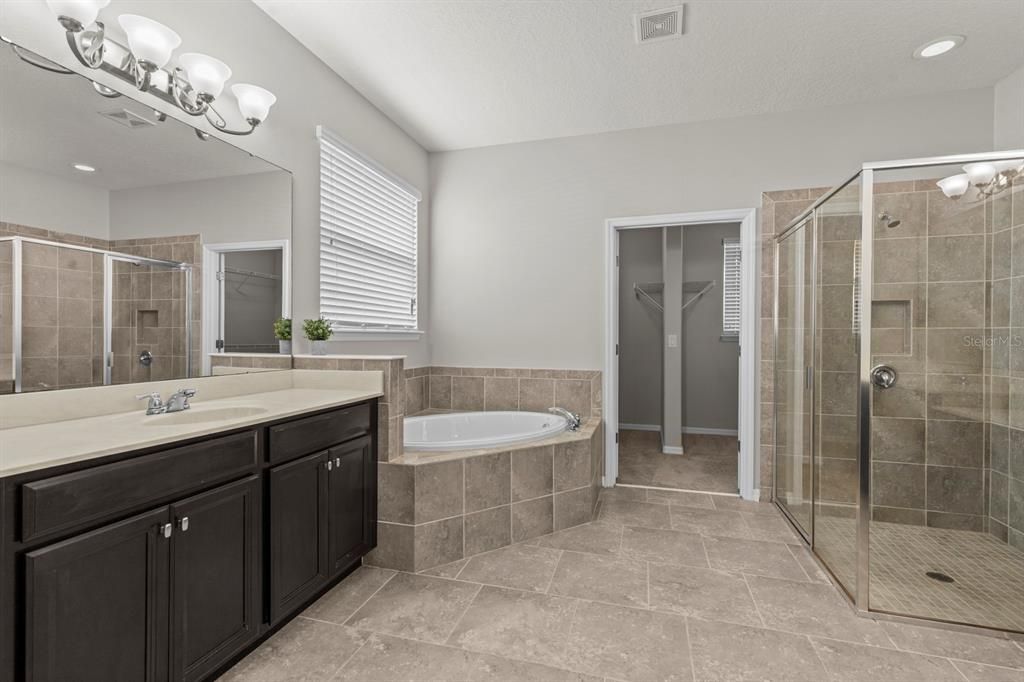 Active With Contract: $499,000 (4 beds, 3 baths, 2764 Square Feet)